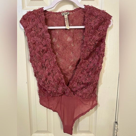 Free People Intimately,  2 Haute 2 Handle, Lace Rosette Bodysuit, Small, NWOT - Picture 8 of 12